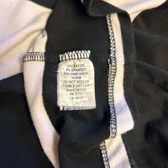 Betsey Johnson Bold Striped Top - Picture 6 of 6